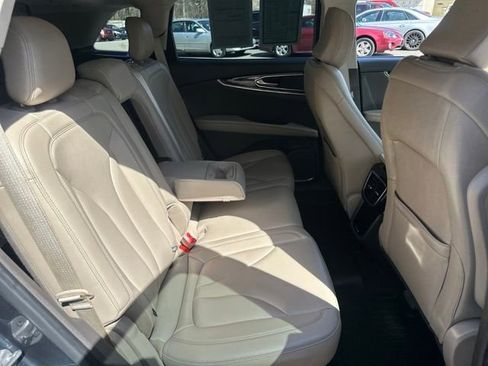 Used 2022 Lincoln Nautilus AWD w/ Premium Package image 23