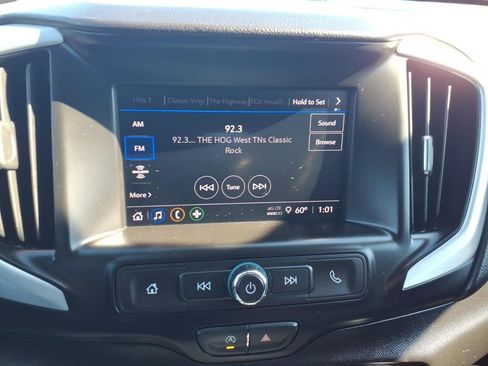 Used 2024 GMC Terrain SLE image 19