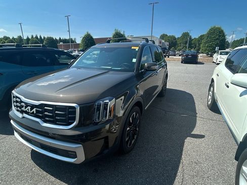 Certified 2024 Kia Telluride SX Prestige w/ Towing Package AWD/4WD image 14