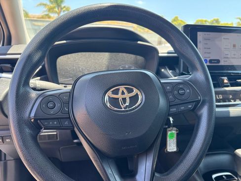 Used 2025 Toyota Corolla LE FWD image 25