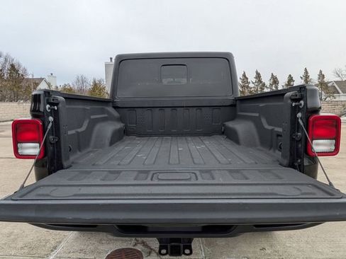 Used 2022 Jeep Gladiator Overland w/ Popular Equipment Package image 27