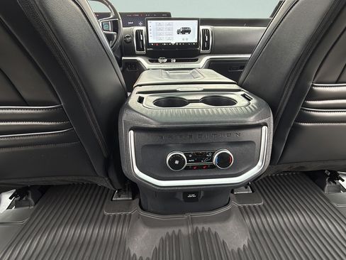 Used 2025 Ford Expedition Tremor AWD/4WD image 43