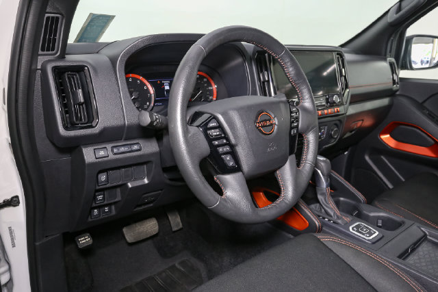 Used 2026 Nissan Frontier PRO-4X AWD/4WD image 18