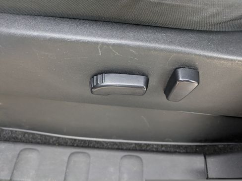 Used 2023 Nissan Frontier SV AWD/4WD image 18