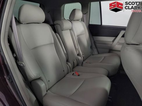 Used 2012 Toyota Highlander FWD w/ Tech Pkg image 15