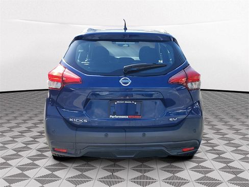 Used 2020 Nissan Kicks SV image 5