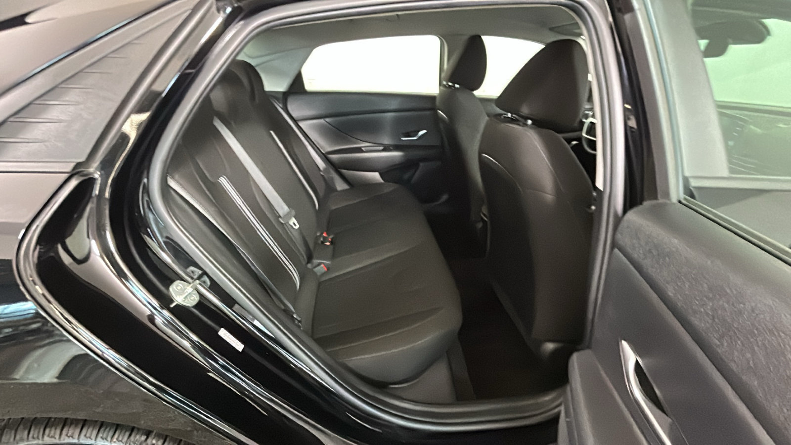 Used 2022 Hyundai Elantra SEL FWD image 34