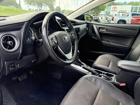 Used 2017 Toyota Corolla SE w/ Carpet Mat Package (TMS) FWD image 9