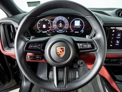 Certified 2024 Porsche Cayenne Coupe AWD/4WD image 9