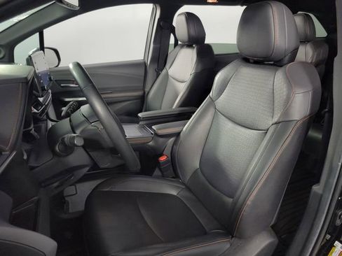 Used 2024 Toyota Sienna XSE FWD image 14