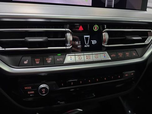 Certified 2025 BMW X4 xDrive30i image 21