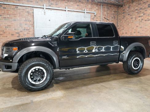Used 2014 Ford F150 Raptor w/ Equipment Group 801A Luxury image 10