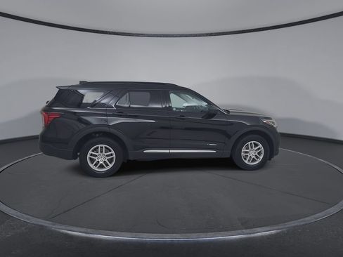 Used 2025 Ford Explorer Active AWD/4WD image 18