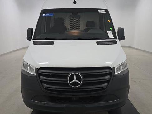 Used 2021 Mercedes-Benz Sprinter 2500 w/ Driver Convenience Package image 3