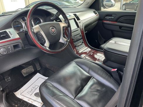 Used 2010 Cadillac Escalade ESV Luxury image 14
