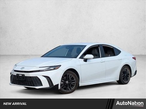 Used 2025 Toyota Camry SE w/ Convenience Package image 1
