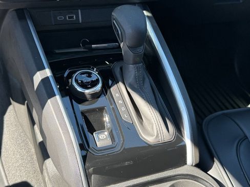 Used 2024 Chevrolet Colorado Trail Boss w/ Technology Package image 25