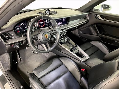 Certified 2020 Porsche 911 Carrera RWD image 4