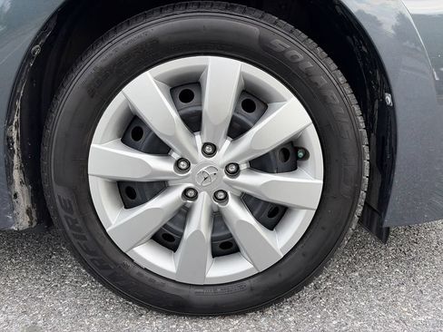 Used 2016 Toyota Corolla LE FWD image 25