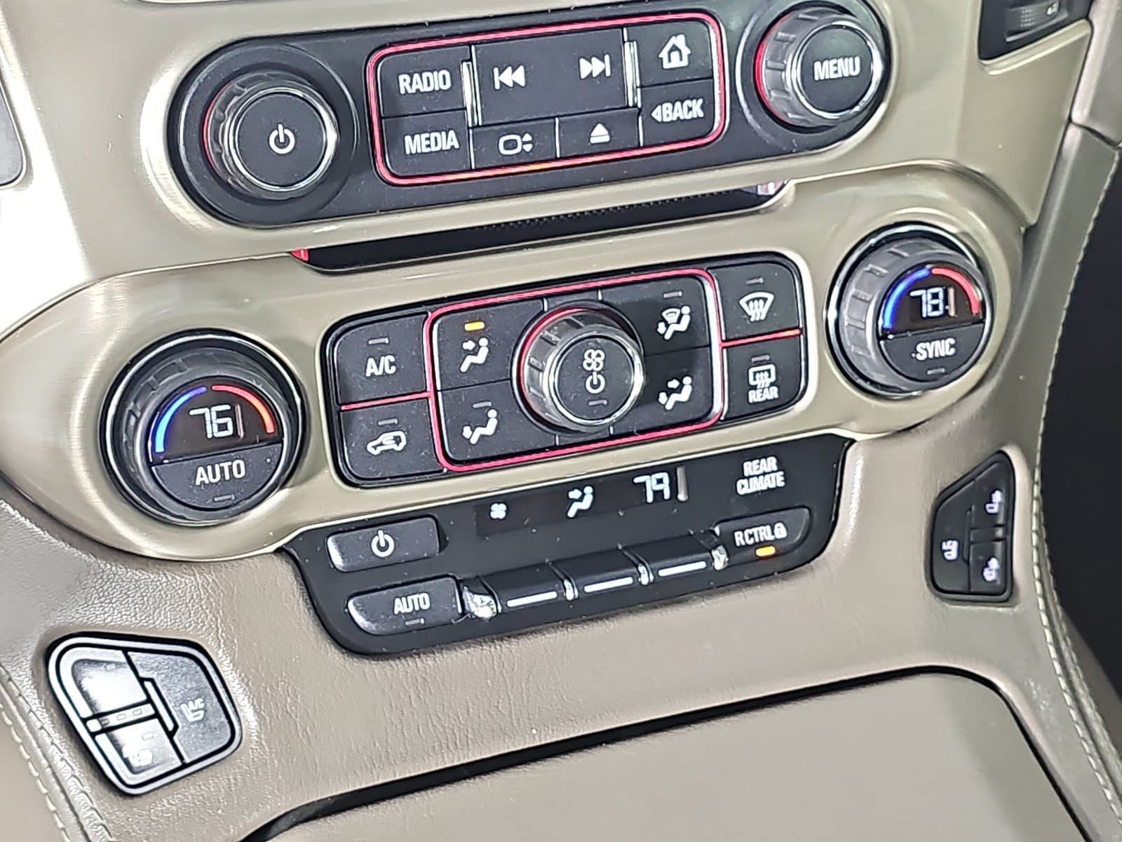 Used 2016 GMC Yukon Denali w/ Open Road Package AWD/4WD image 20