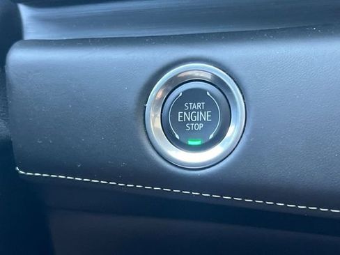 Used 2024 Cadillac Escalade ESV Sport Platinum w/ LPO, ONYX Package image 29