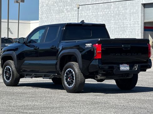 Used 2024 Toyota Tacoma TRD Off-Road w/ TRD Off Road Premium Package image 6