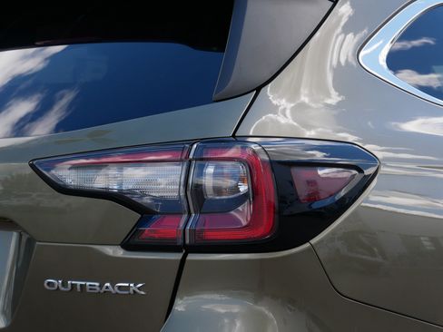Used 2023 Subaru Outback Limited AWD/4WD image 18