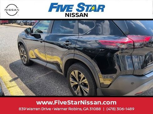 Used 2023 Nissan Rogue SV w/ SV Premium B Package FWD image 11