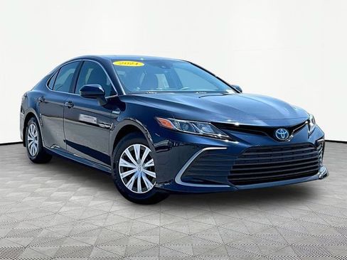 Used 2021 Toyota Camry LE FWD image 1