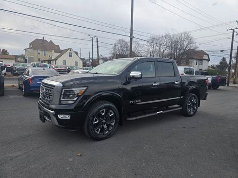 Used 2023 Nissan Titan Platinum Reserve w/ Moonroof Package image 3