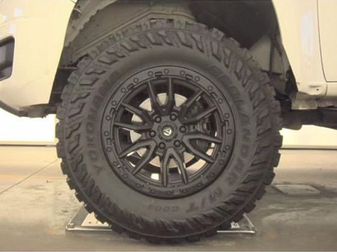 Used 2018 Chevrolet Colorado LT w/ Safety Package image 9