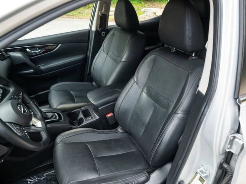 Used 2017 Nissan Rogue Sport SL FWD image 20