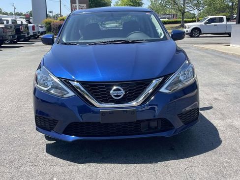 Used 2018 Nissan Sentra SV FWD image 2