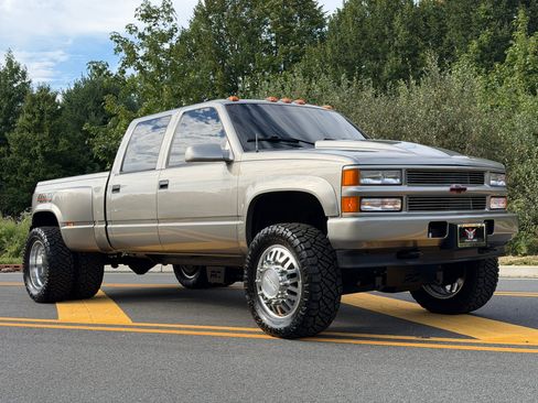 Used 1999 Chevrolet Silverado 3500 4x4 Crew Cab w/ Preferred Equipment Group 3 image 19