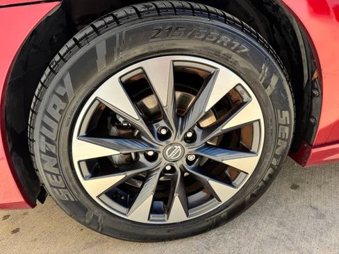 Used 2019 Nissan Sentra SR FWD image 10