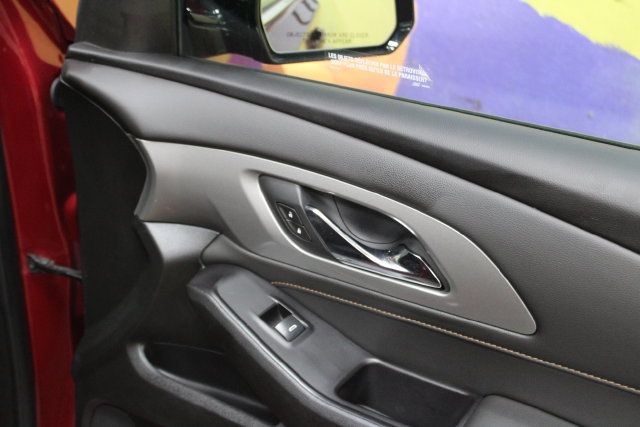 Used 2020 Chevrolet Traverse LT FWD image 11