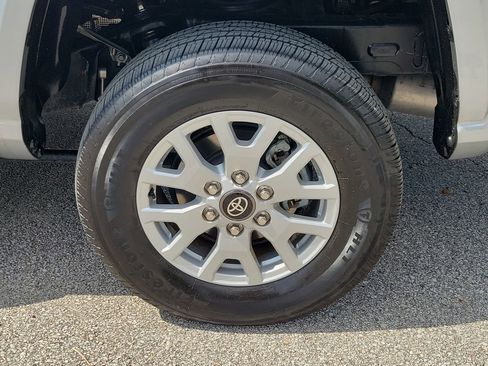 Used 2024 Toyota Tacoma SR5 image 5