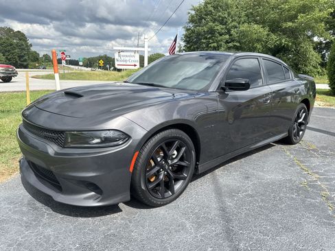 Used 2022 Dodge Charger R/T w/ Blacktop Package RWD image 2