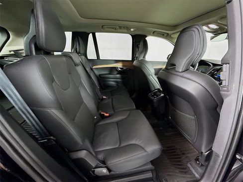 Used 2025 Volvo XC90 B6 Plus w/ Protection Package Premier image 22