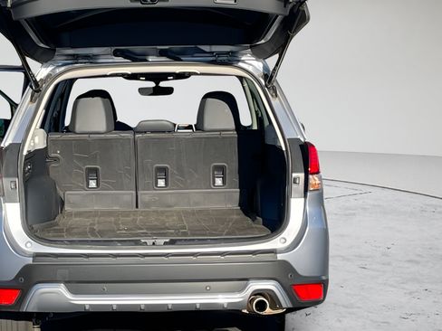 Used 2023 Subaru Forester Touring w/ Popular Package #3 AWD/4WD image 10