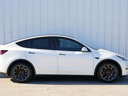 Used 2021 Tesla Model Y 2WD image 54