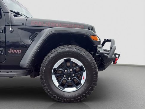 Used 2022 Jeep Wrangler Unlimited Rubicon w/ Cold Weather Group AWD/4WD image 21