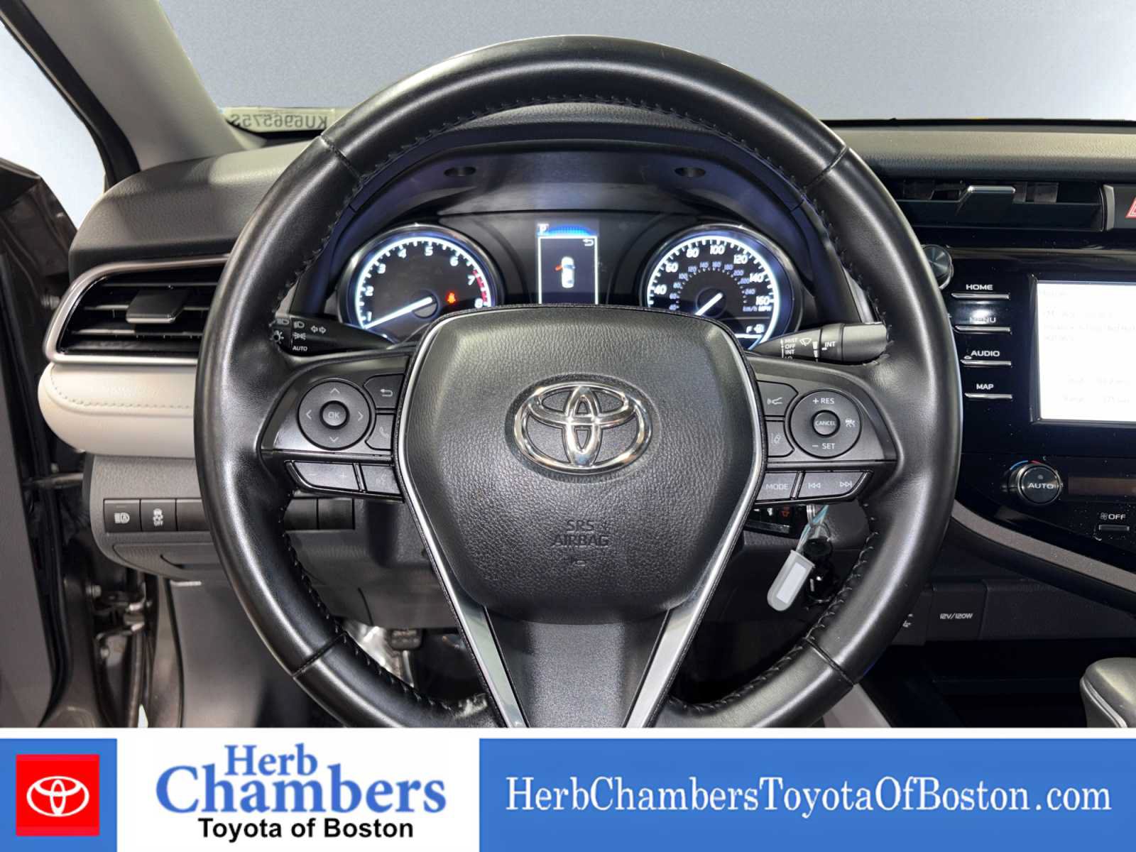 Used 2019 Toyota Camry SE FWD image 16