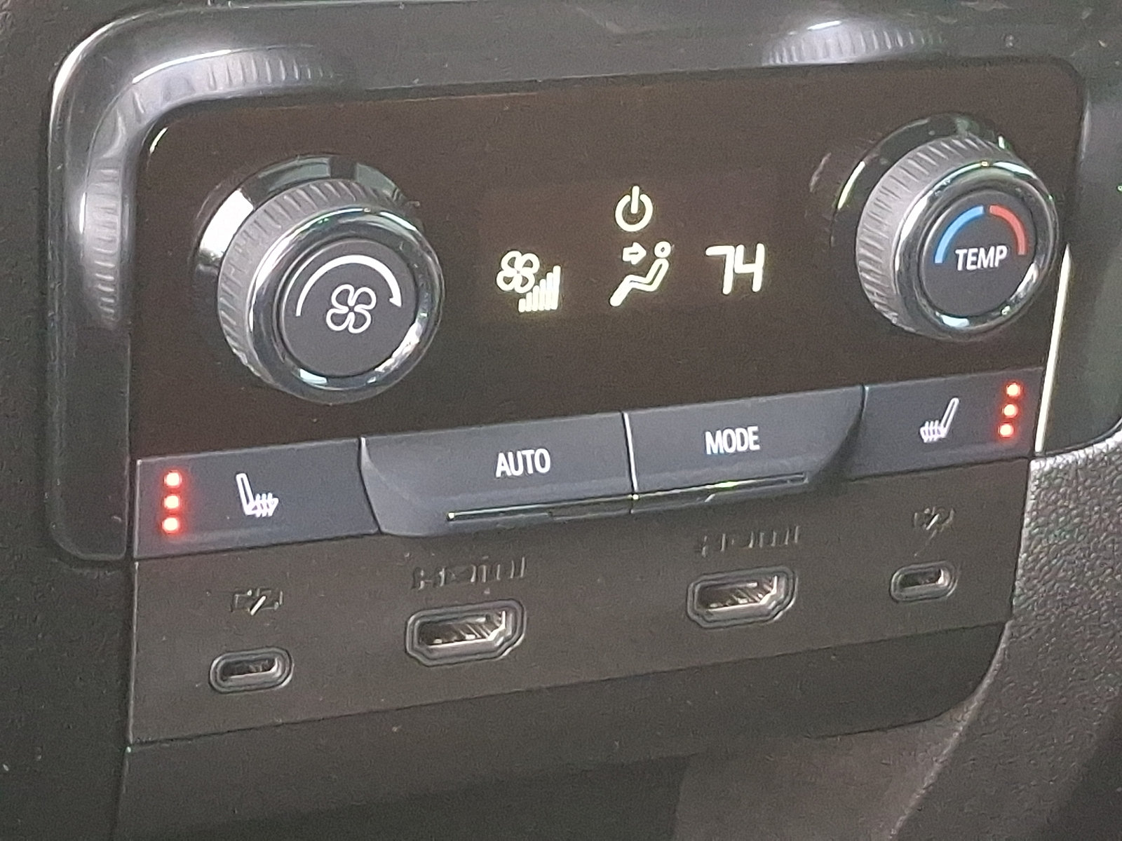 Certified 2025 Chevrolet Suburban High Country AWD/4WD image 11