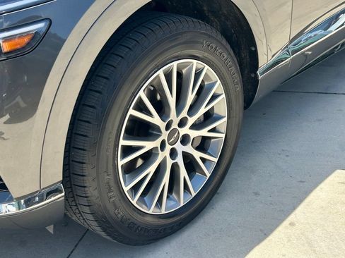 Used 2025 Genesis GV80 2.5T Standard AWD/4WD image 9