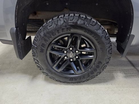 Used 2020 Chevrolet Silverado 1500 LT Trail Boss image 8