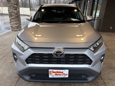 Used 2021 Toyota RAV4 XLE image 3