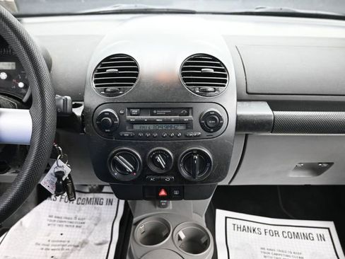 Used 2001 Volkswagen Beetle GLS FWD image 18