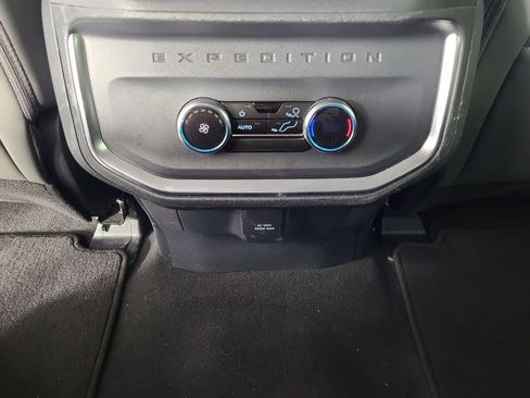 Used 2025 Ford Expedition Active image 17