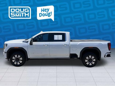 Used 2025 GMC Sierra 2500 Denali w/ Denali Reserve Package AWD/4WD image 3